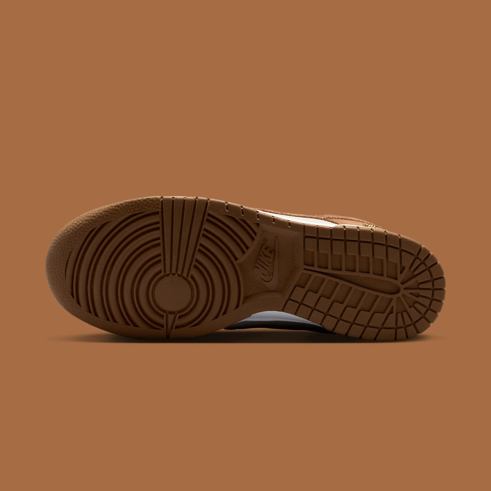 Nike Dunk Low W "Light British Tan" drops in 2026