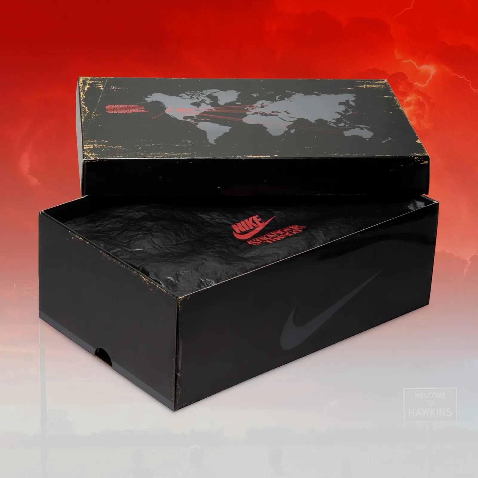 Stranger Things x Nike Air Foamposite One Premium 2026