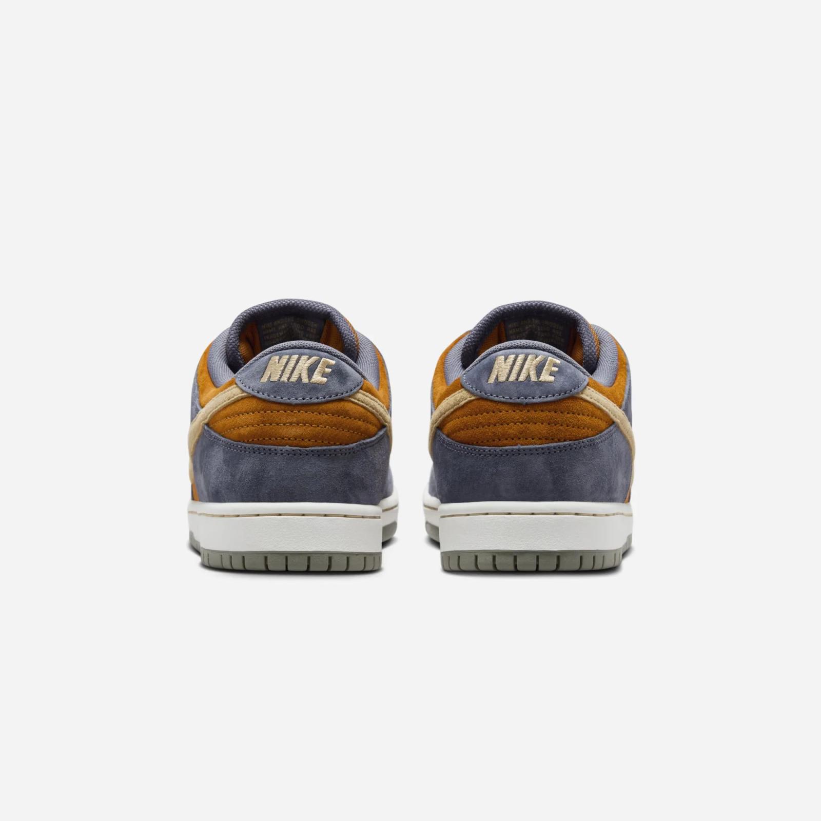 Nike SB Dunk Low Pro Light Carbon HF3063-002