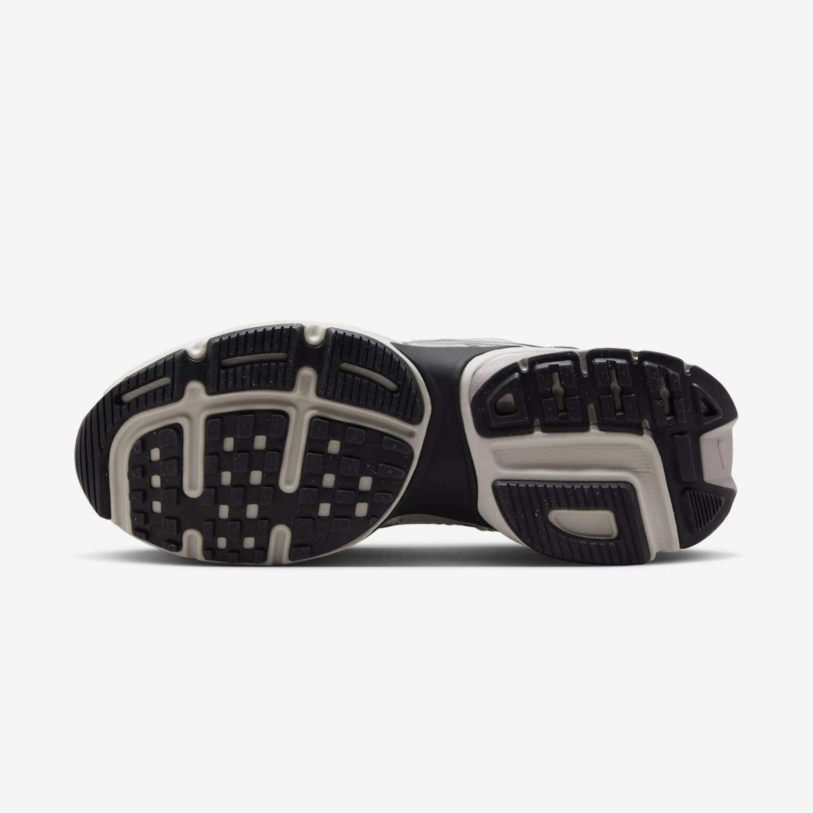 Nike V2K Run Pure Platinum / Chrome FN6703-002