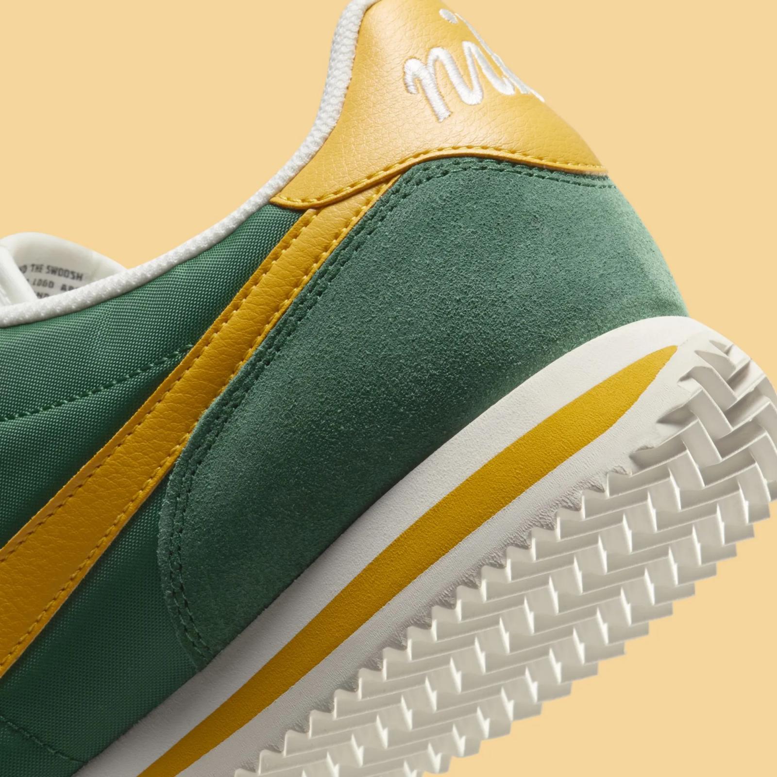 Nike Cortez Gorge Green / Yellow Ochre HF1435-300
