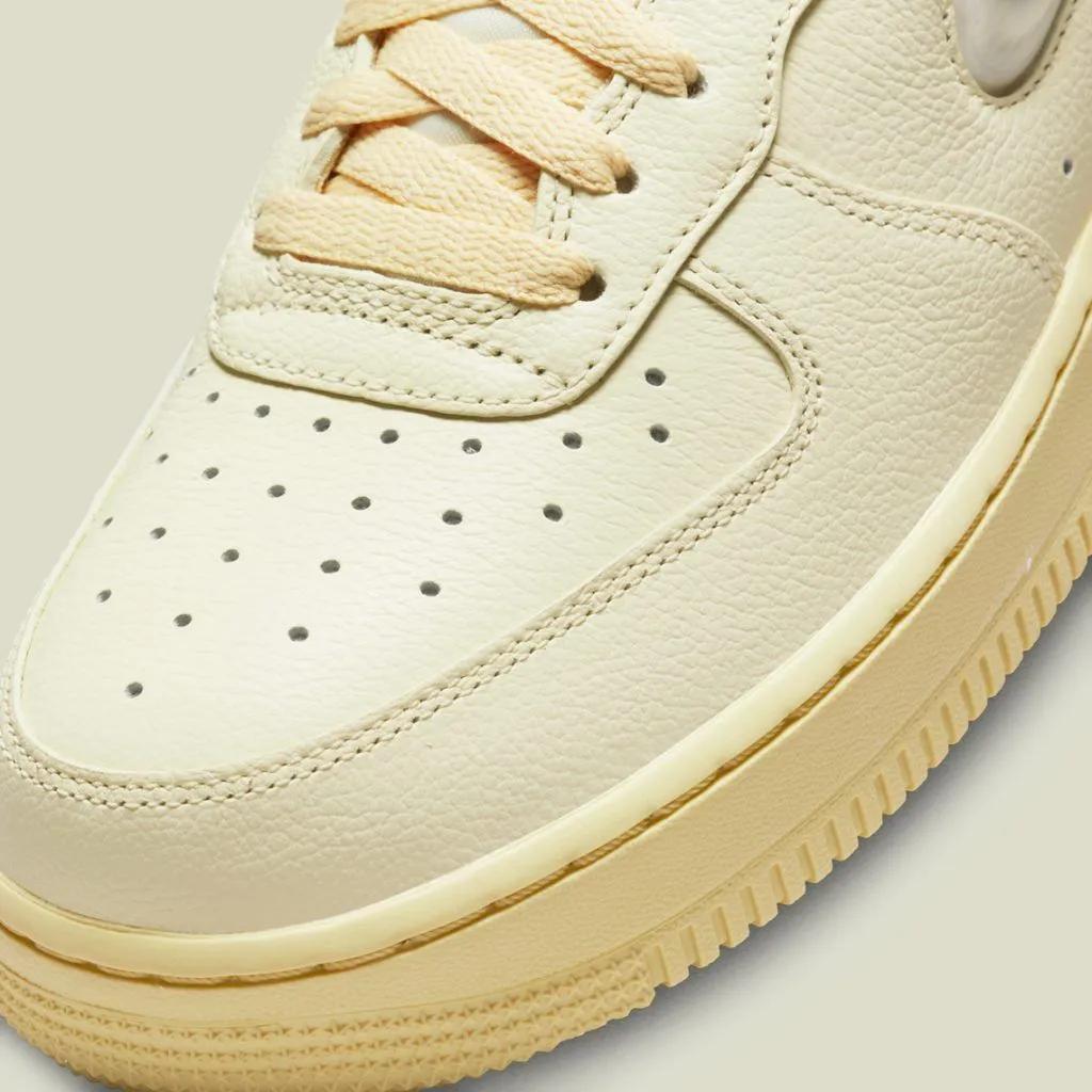 Nike Air Force 1 ’07 LX WMNS Coconut Milk