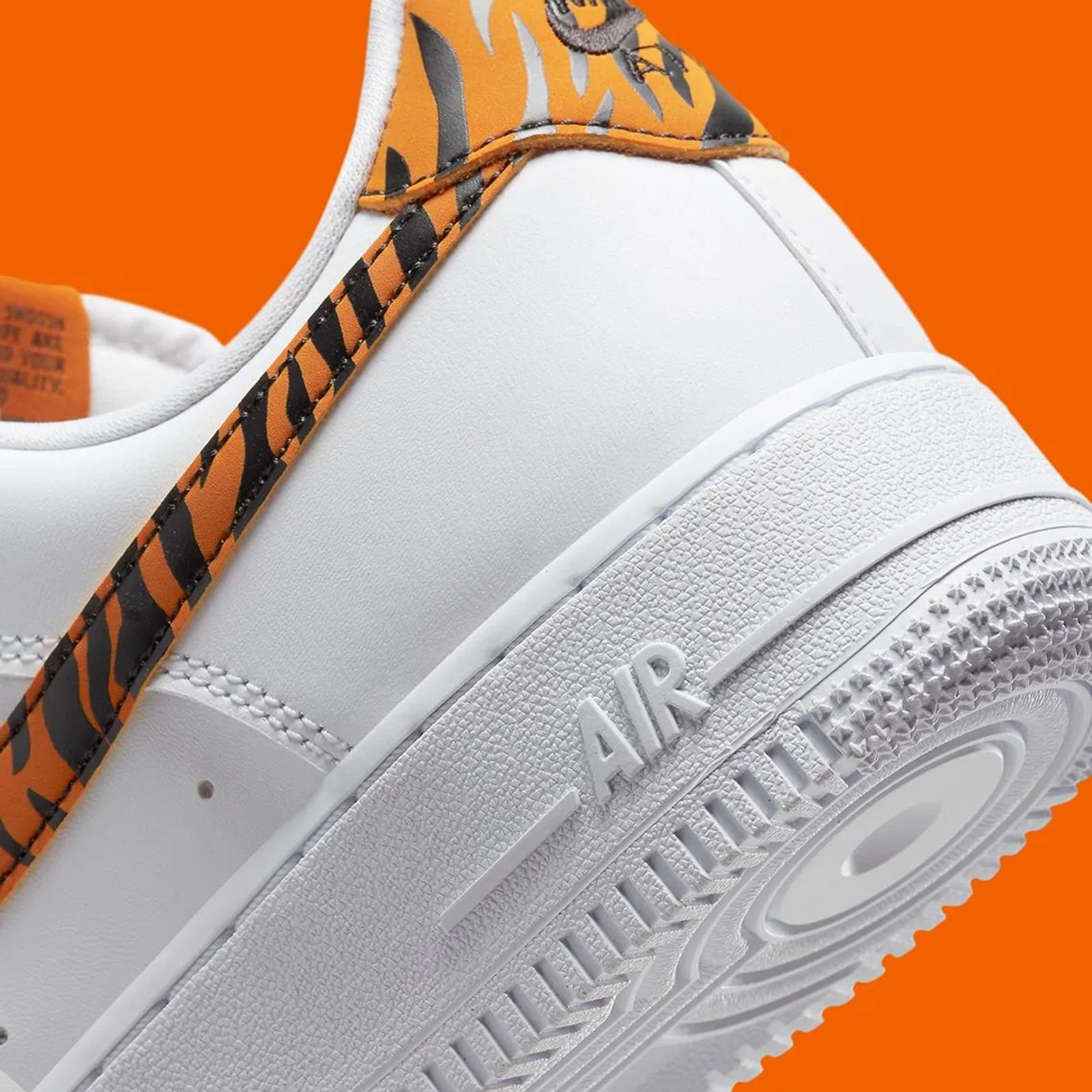 Nike Air Force 1 Low WMNS Tiger Stripes