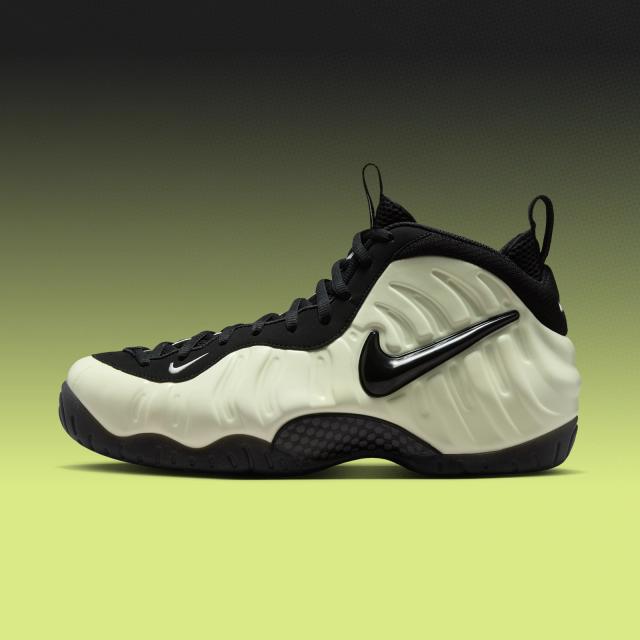 Nike Air Foamposite Pro Premium "Glow In The Dark"