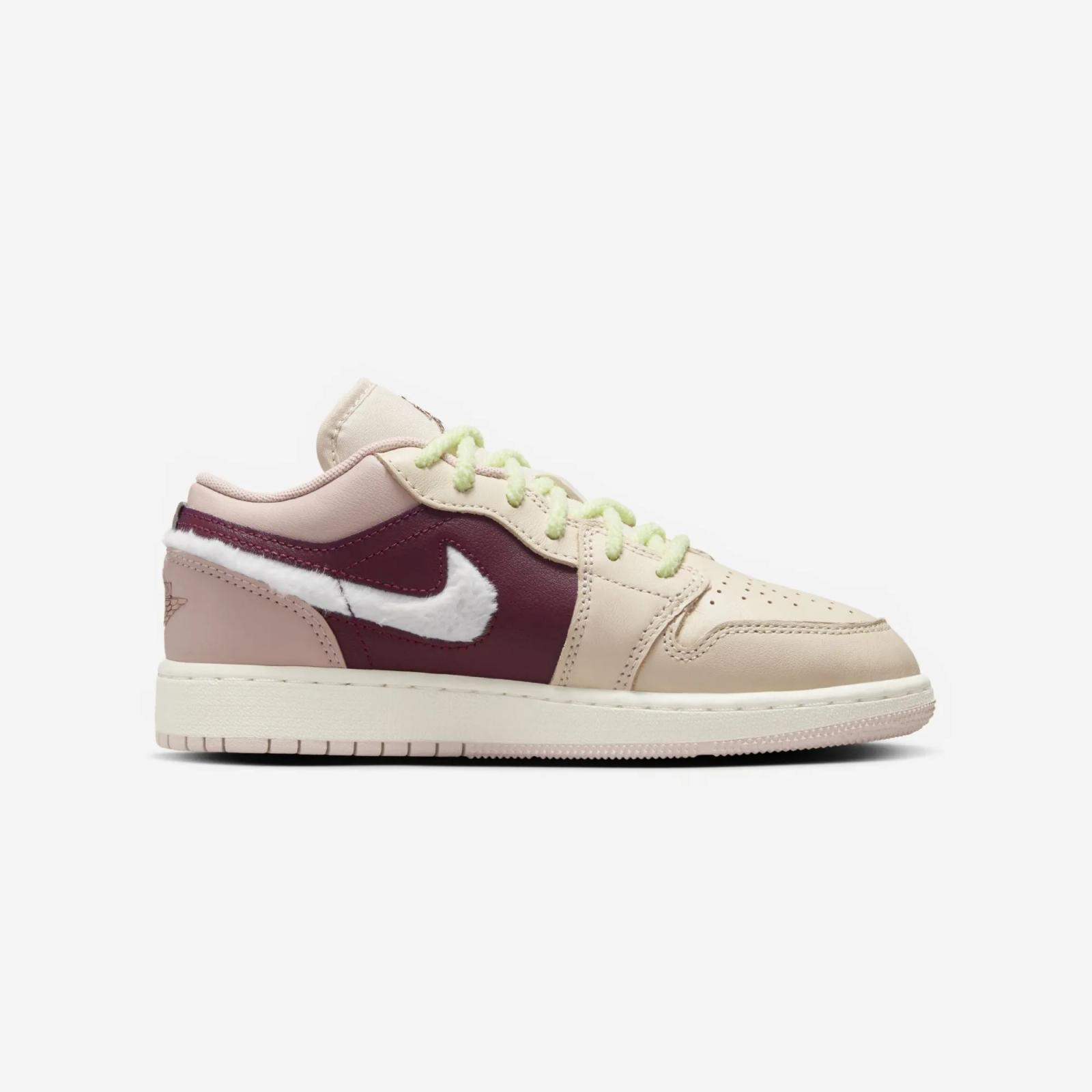 Air Jordan 1 Low SE GS Pink Foam / Bordeaux FZ3928-200
