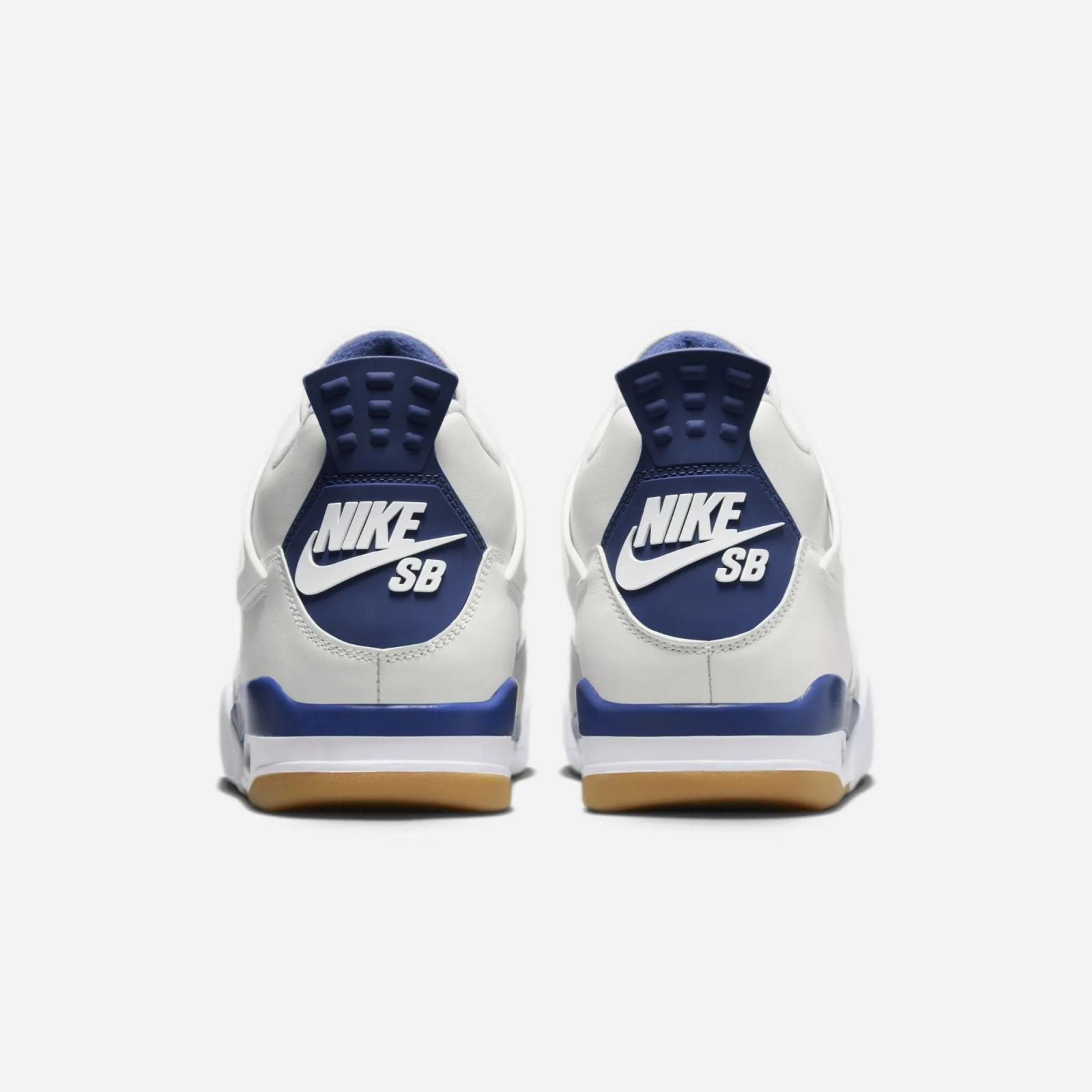 Nike SB x Air Jordan 4 Retro White / Navy DR5415-100