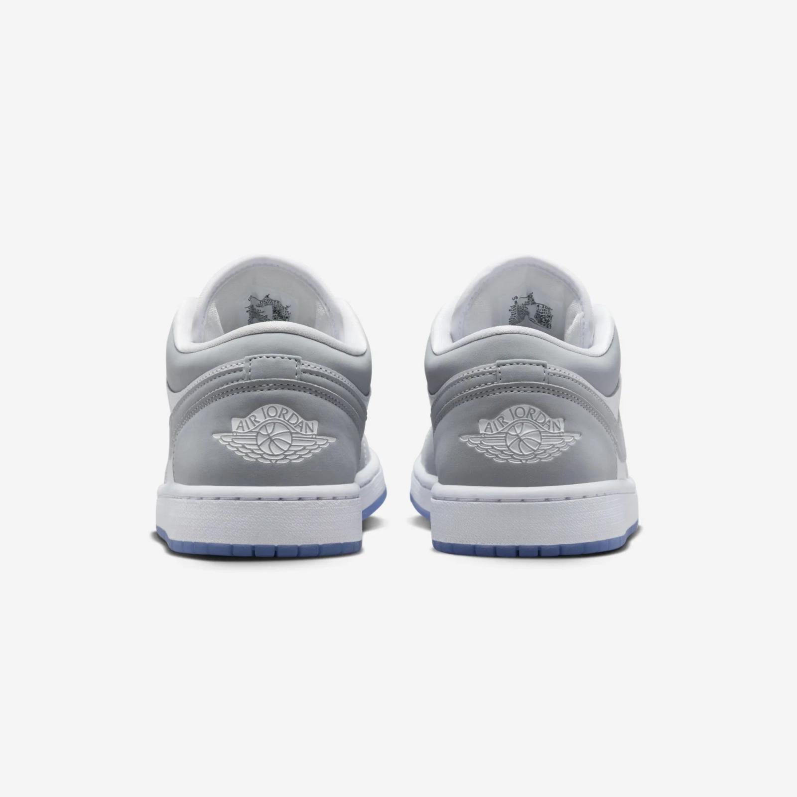 Air Jordan 1 Low Wolf Grey DC0774-105