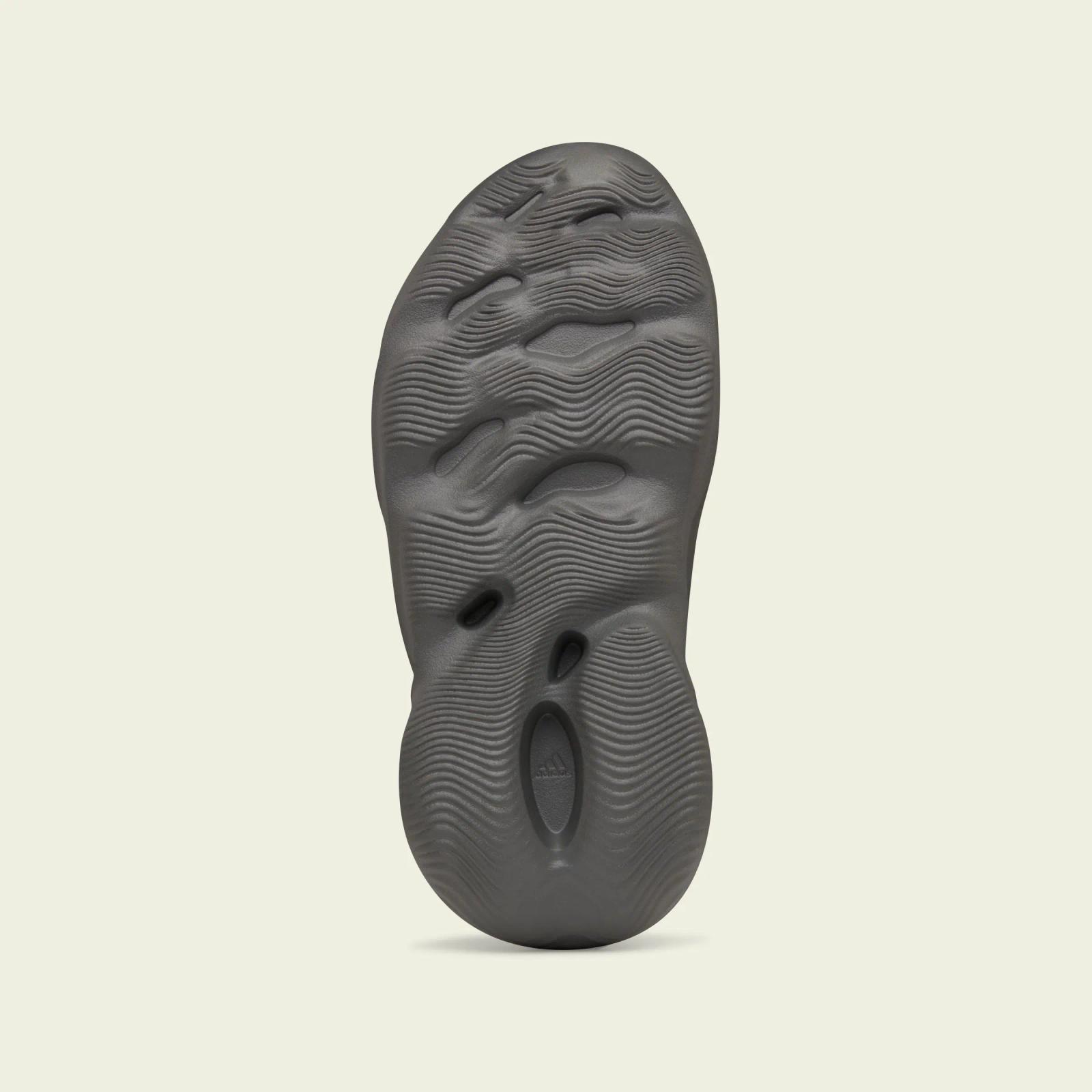 Adidas Yeezy Foam Runner Carbon