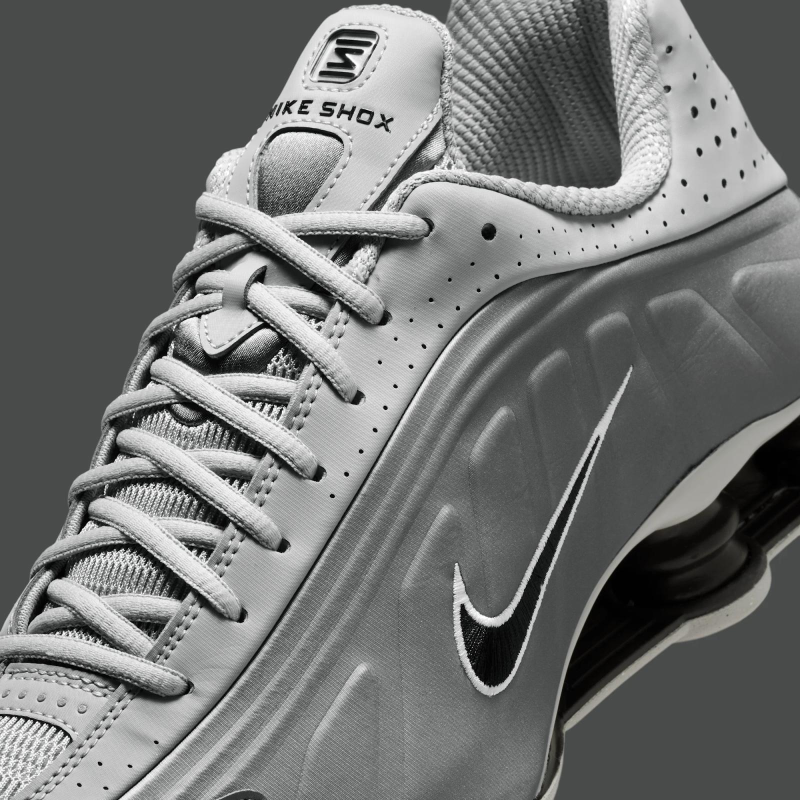 Nike Shox R4 "Light Smoke Grey" drops in 2026