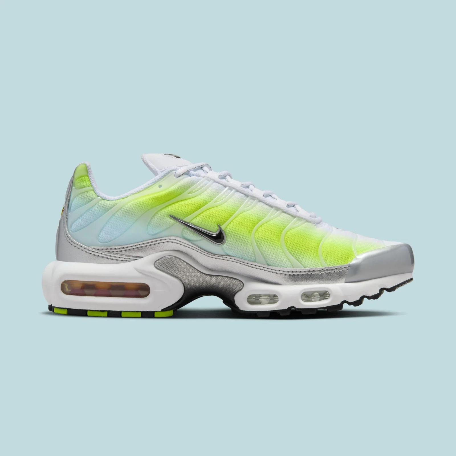 Nike Air Max Plus Cyber / Glacier Blue HJ9574-100