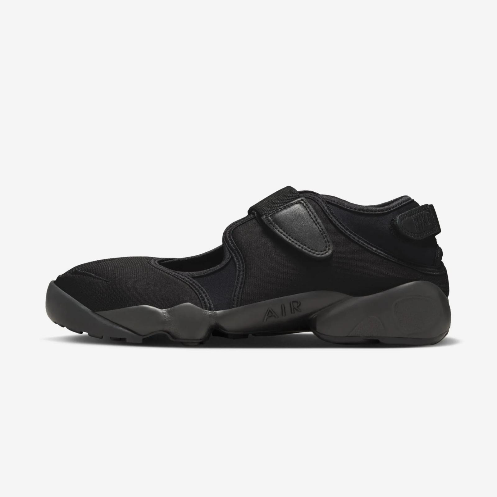 Nike Air Rift “Triple Black”