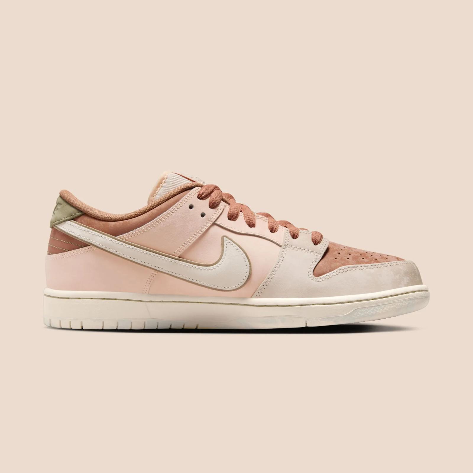 Nike SB Dunk Low Pro Premium Trocadéro Gardens FV5926-200
