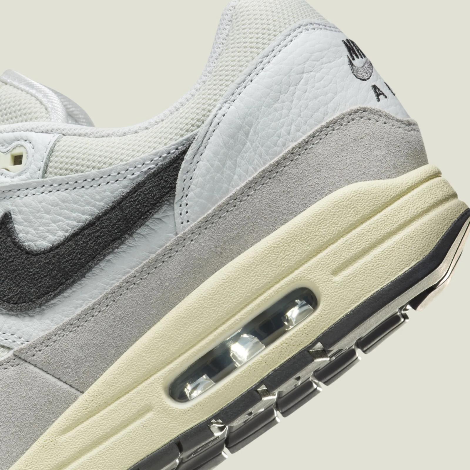 Nike Air Max 1 Essential Light Bone