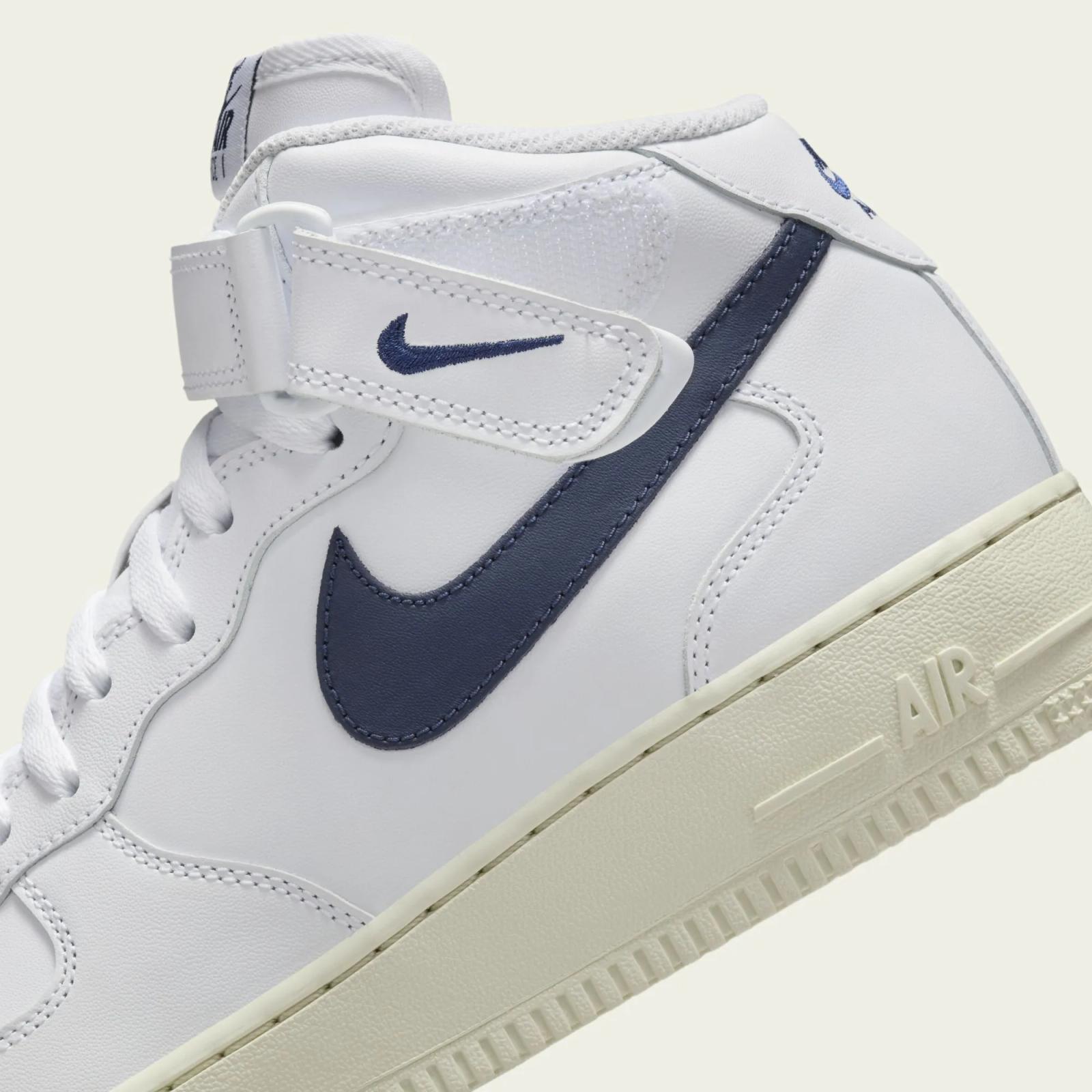 Nike Air Force 1 '07 Mid Midnight Navy / Coconut Milk DD9625-105