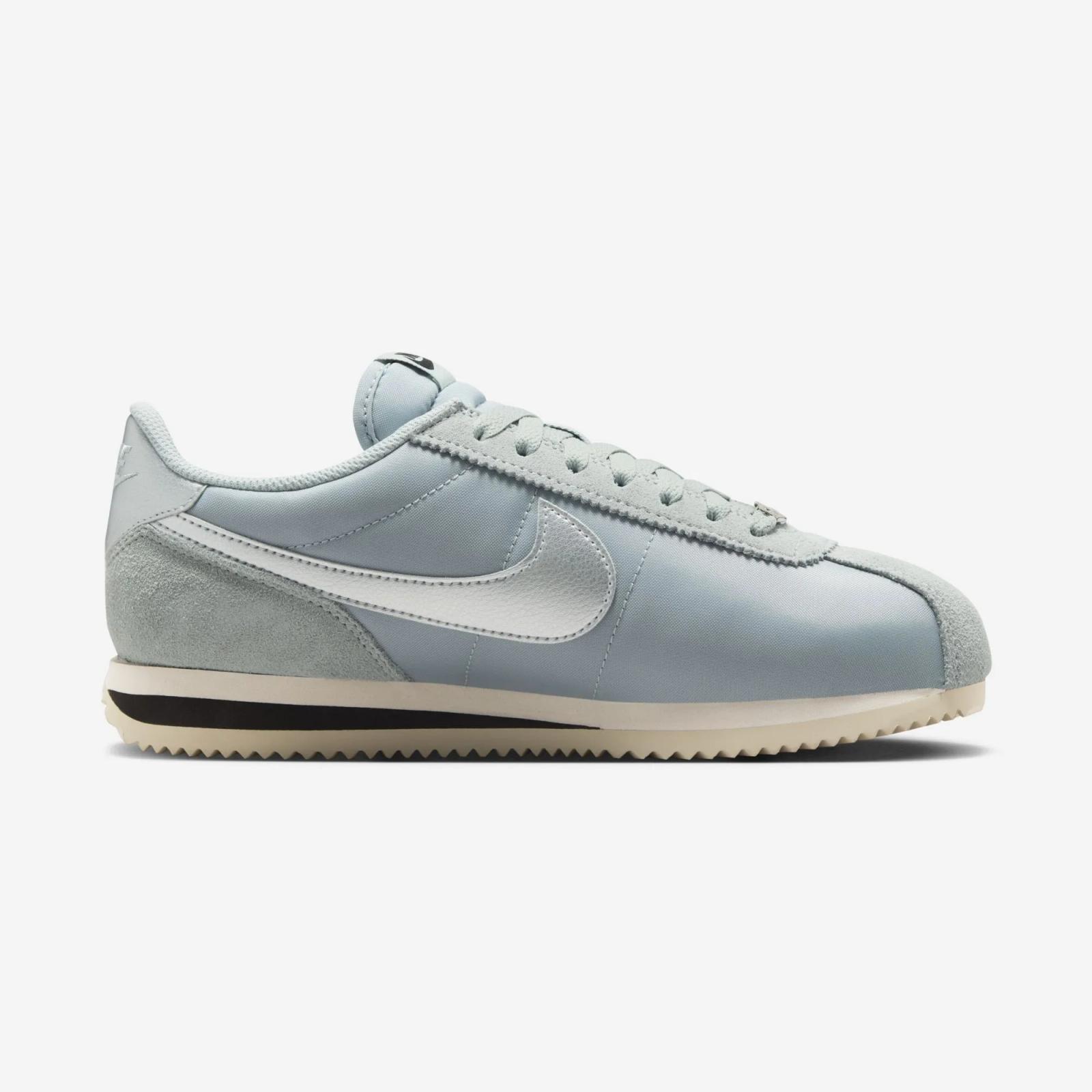 Nike Cortez Textile Light Pumice / Metallic Silver DZ2795-002