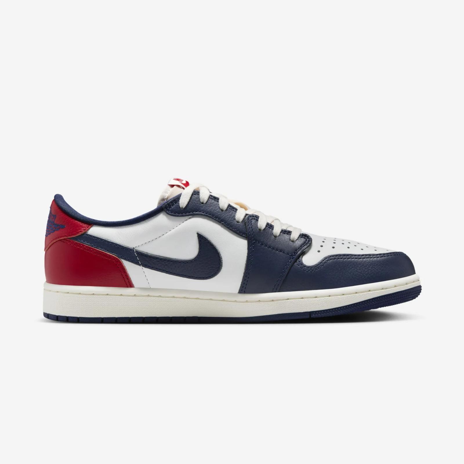 Air Jordan 1 Retro Low OG Howard University HQ2993-100