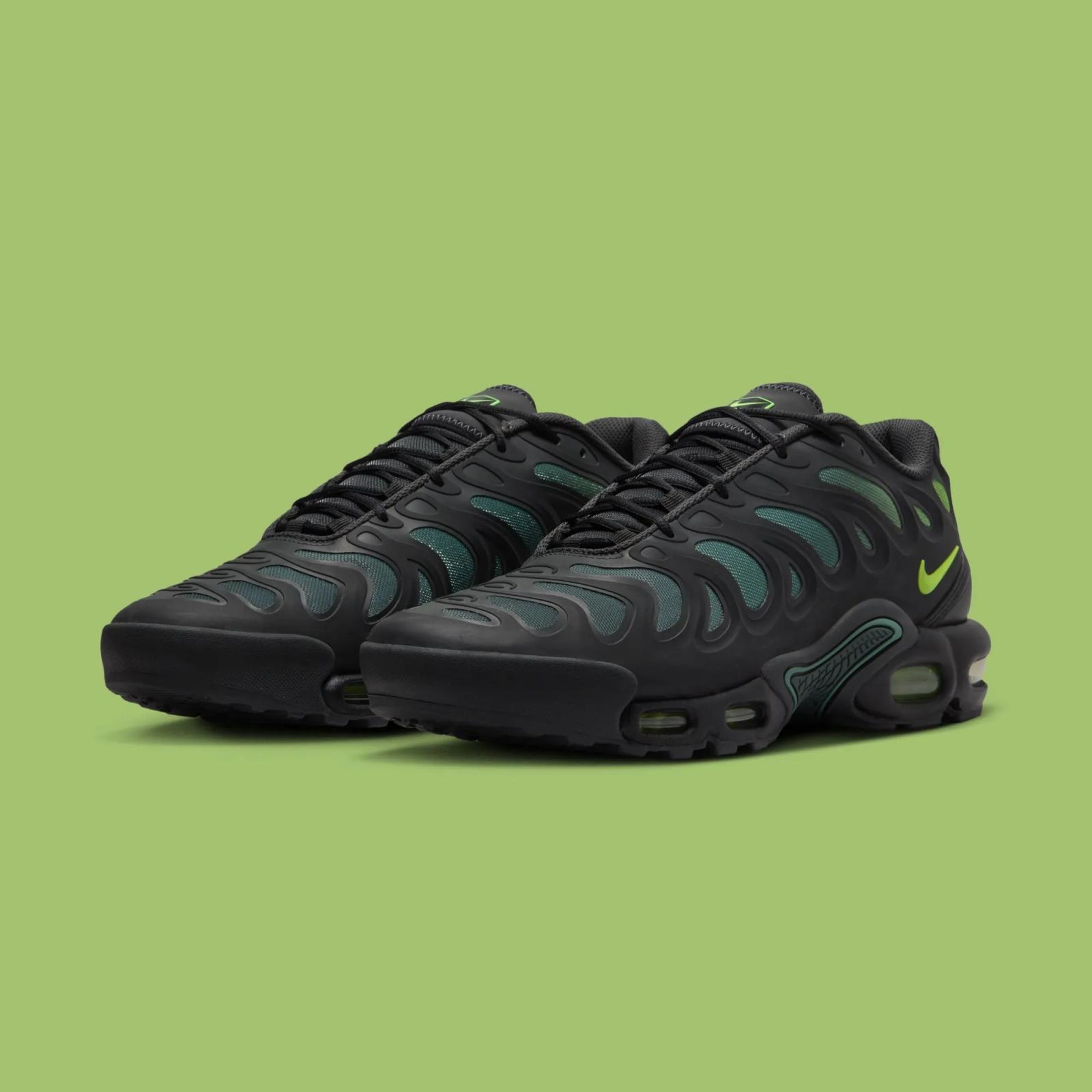 Nike Air Max Plus Drift Black Volt