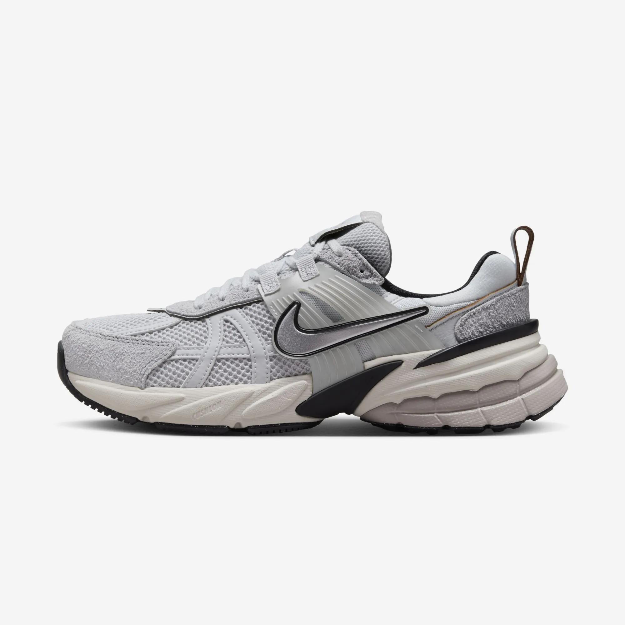 Nike V2K Run Pure Platinum Chrome