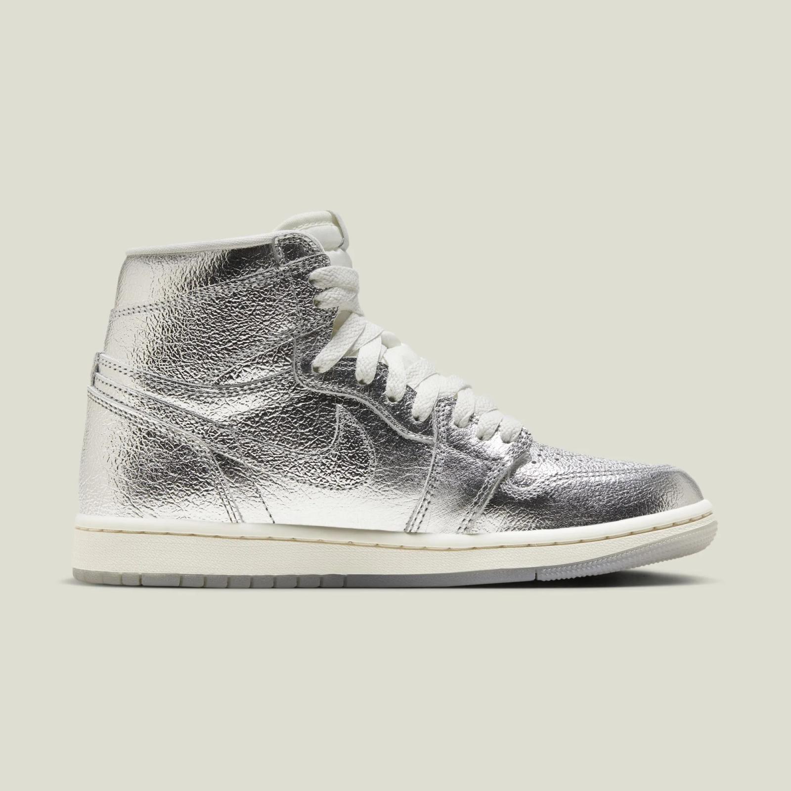 Air Jordan 1 Retro High OG Chrome FN7249-001