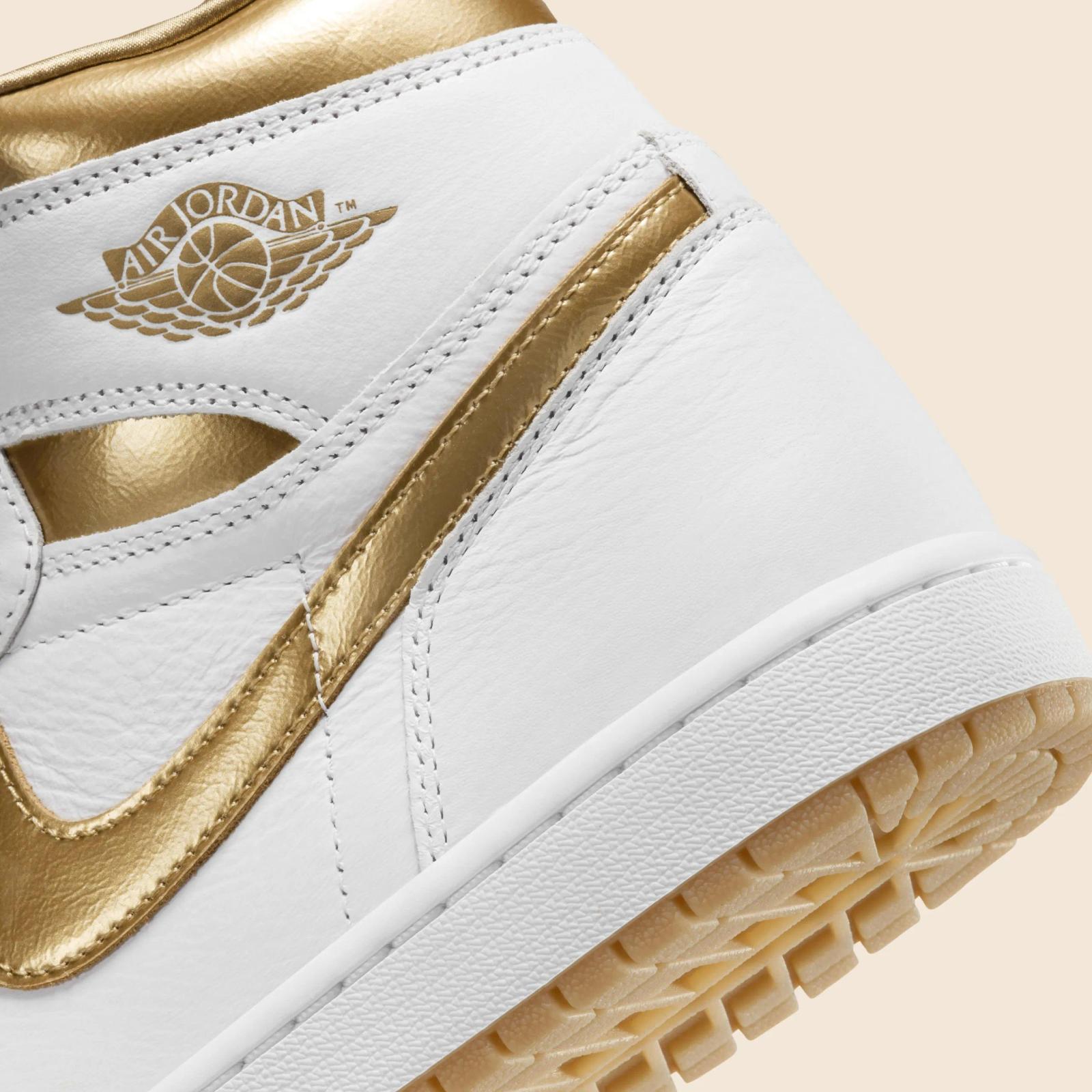 Air Jordan 1 Retro High OG Metallic Gold