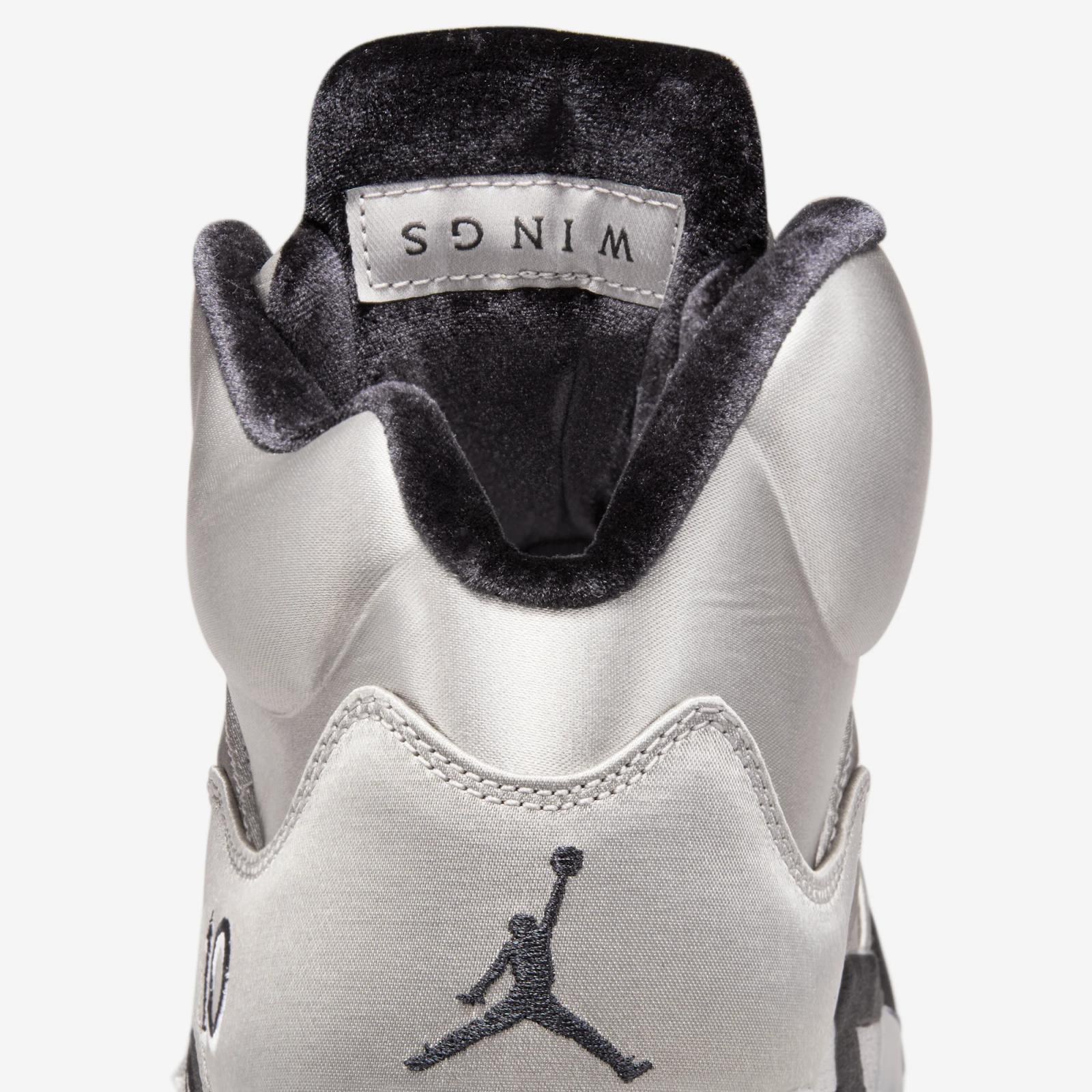 Air Jordan 5 Retro Wings Medium Grey Black Metallic Silver IO2038-001 Release Date Fall 2025