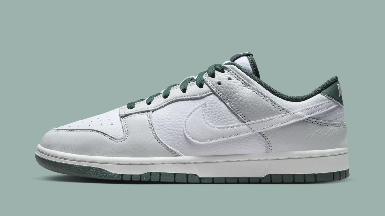 Nike Dunk Low SE Photon Dust Vintage Green