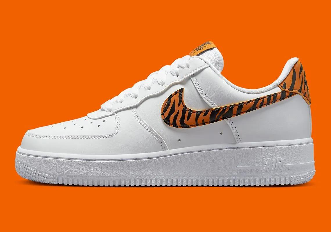Nike Air Force 1 Low WMNS Tiger Stripes