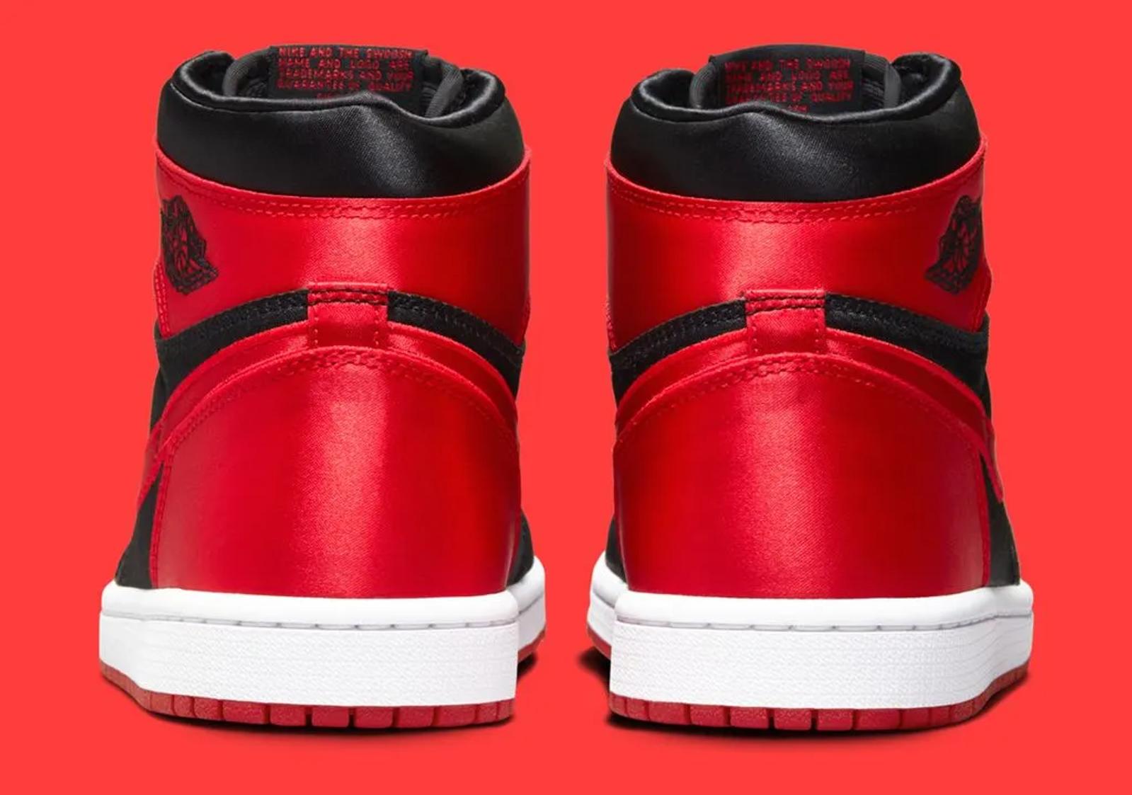 Air Jordan 1 Retro High OG WMNS Satin Bred