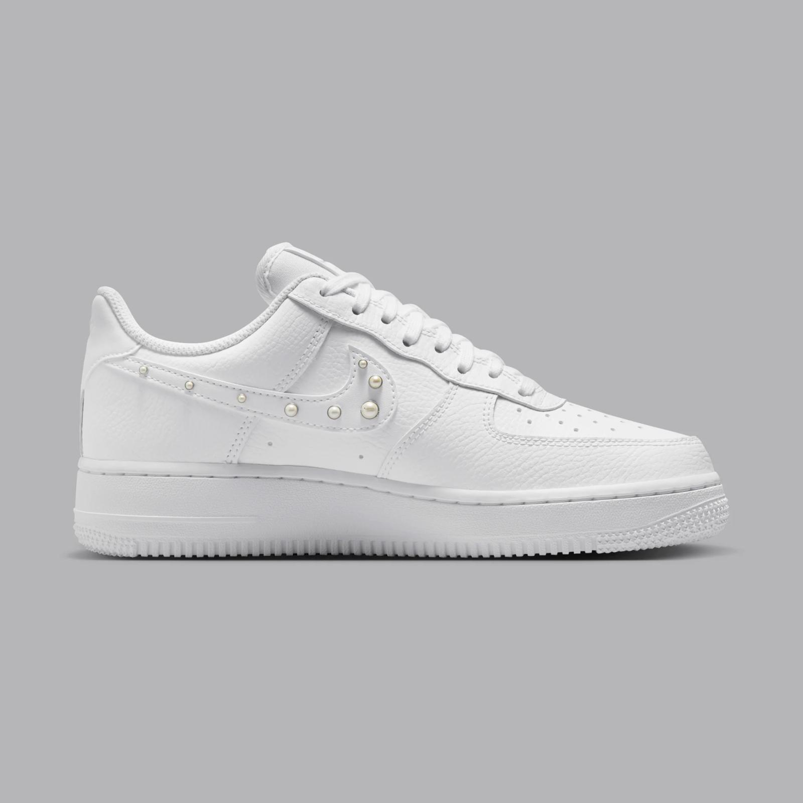 Nike Air Force 1 Low W "White & Metallic" drops in 2026
