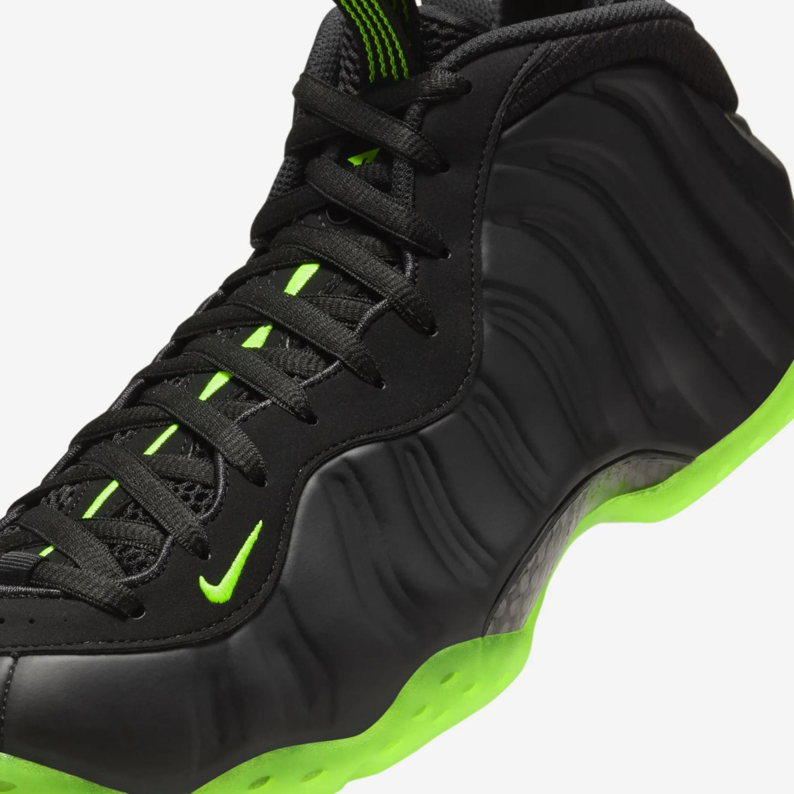 Nike Air Foamposite One Black / Volt HF2902-001