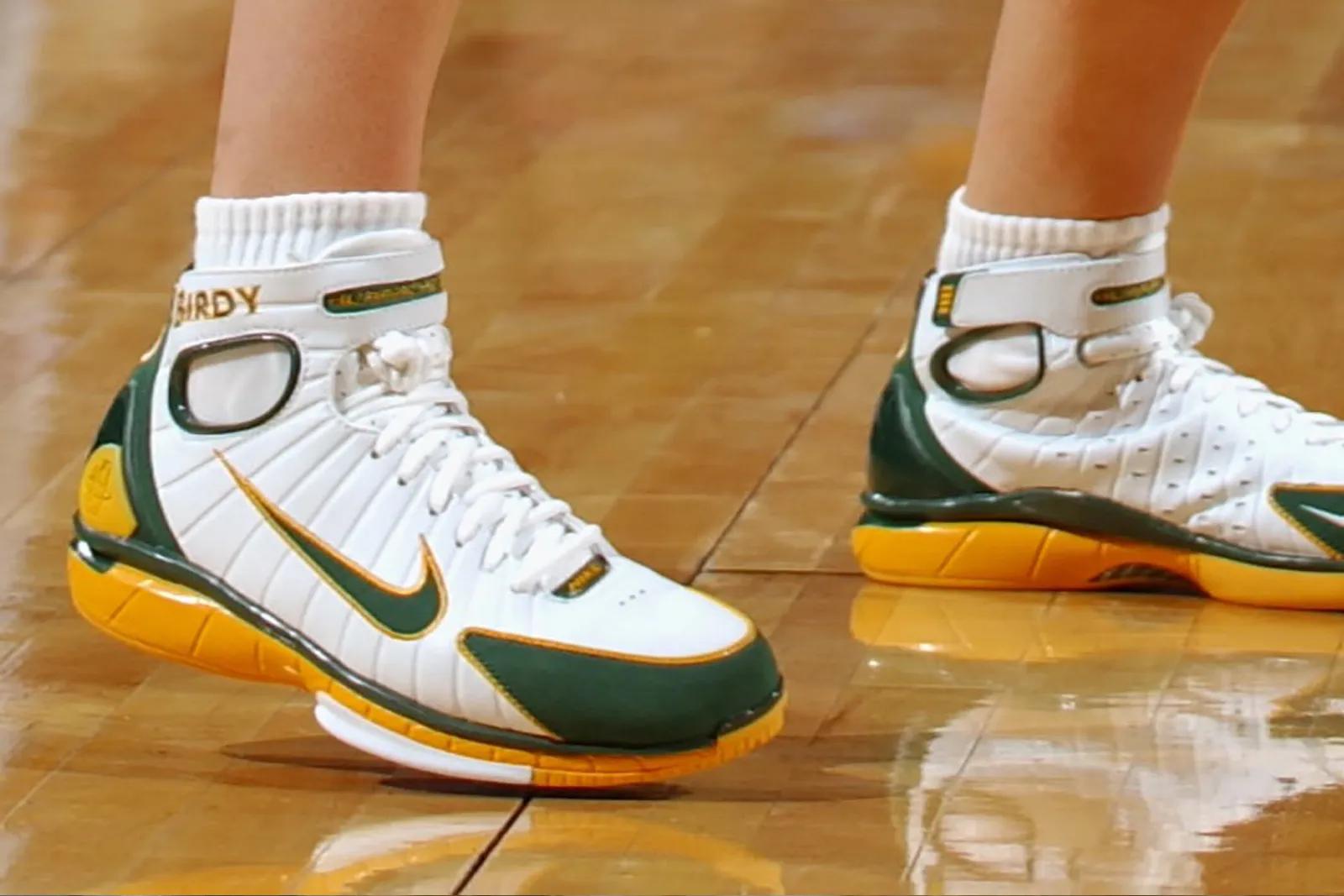 Nike Air Zoom Huarache 2K4 “Sue Bird”