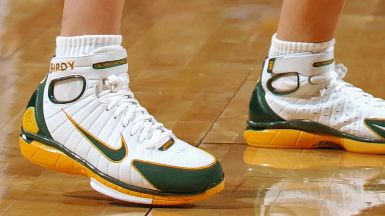 Nike Air Zoom Huarache 2K4 “Sue Bird”