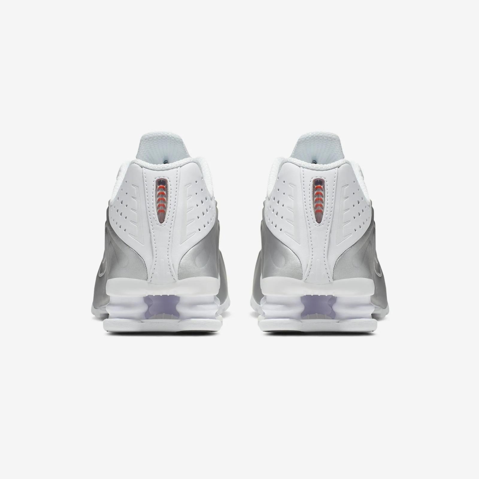 Nike Shox R4 White / Metallic Silver 2024 Restock AR3565-101