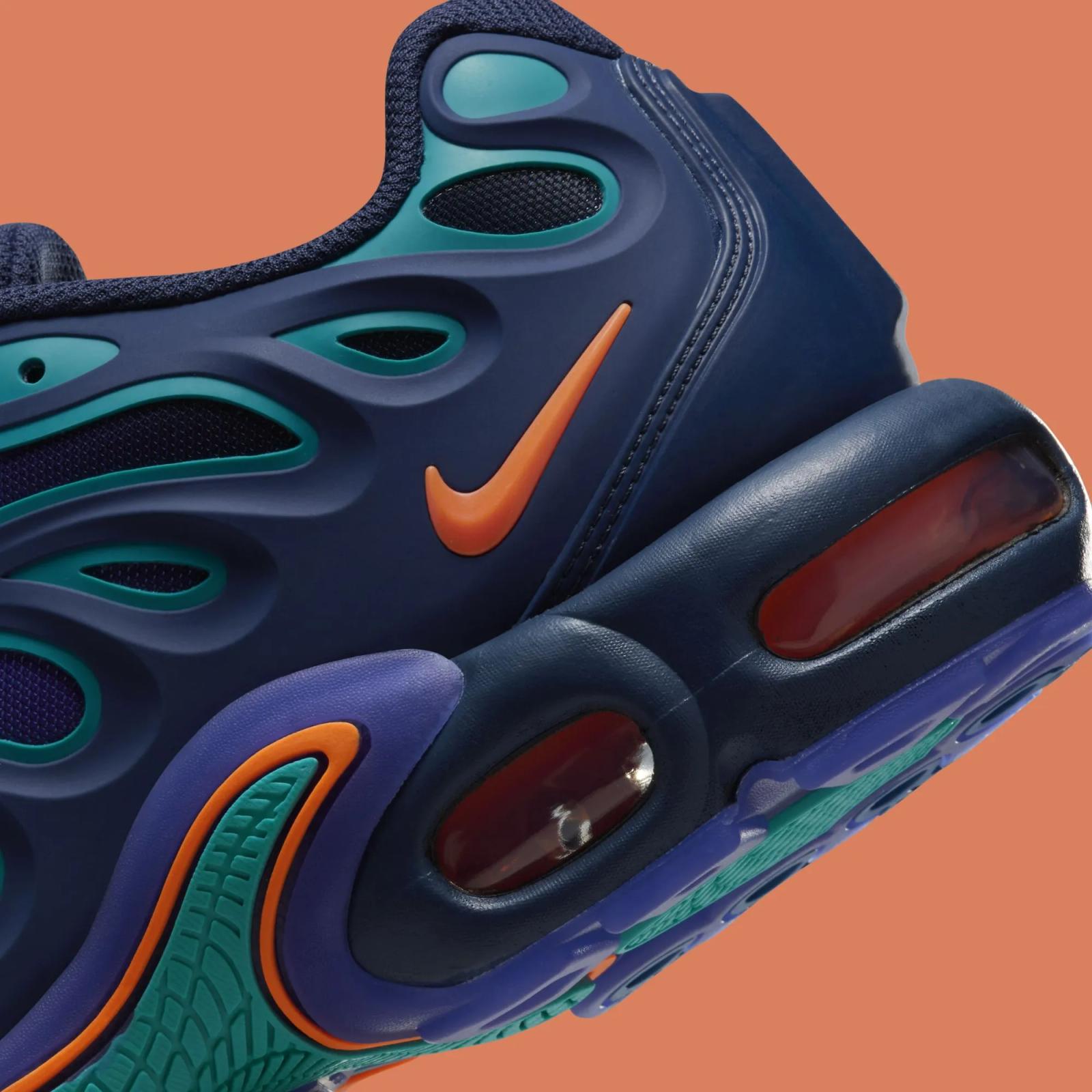 Nike Air Max Plus Drift Midnight Navy / Total Orange FD4290-400