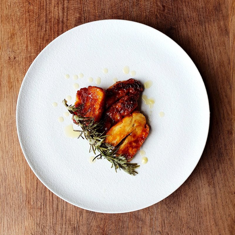 Haloumi z rozmarynem, albo z pesto Haloumi z rozmarynem, albo z pesto