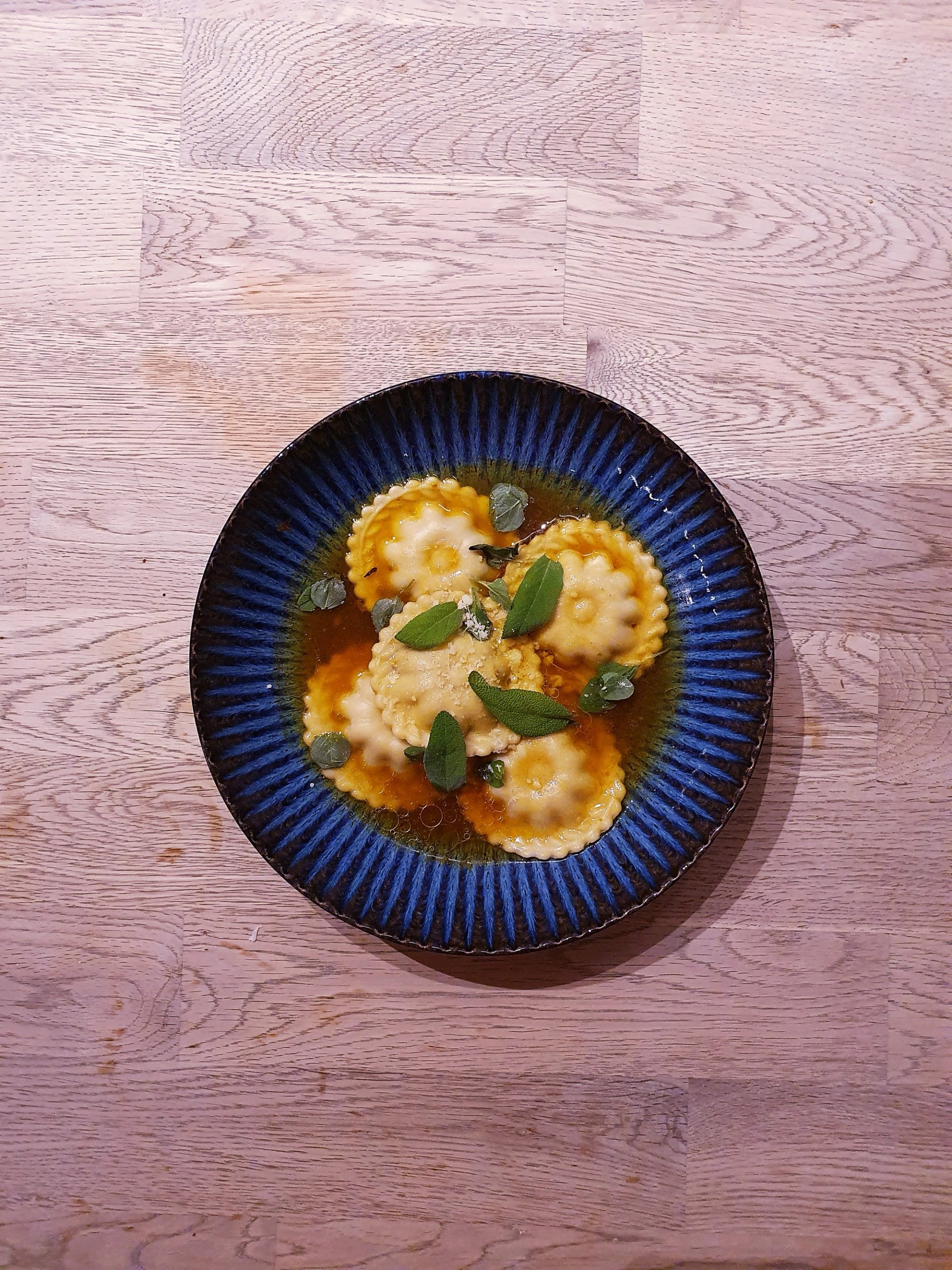 Ravioli z kaczką, w rosole, słodkawe, czadowe