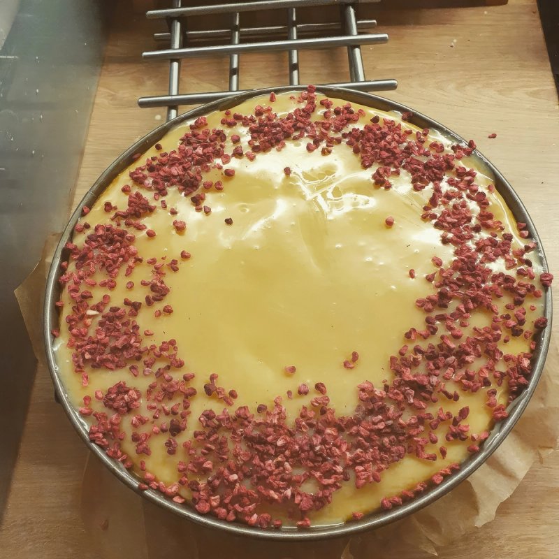 Sernik z białą czekoladą i mascarpone Sernik z białą czekoladą i mascarpone