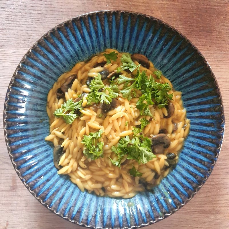 Orzo, z pieczarkami, na bulionie Orzo, z pieczarkami, na bulionie