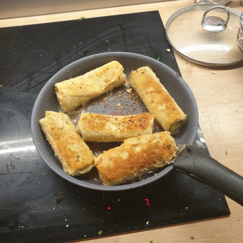 Krokiety z serem i szpinakiem Krokiety z serem i szpinakiem