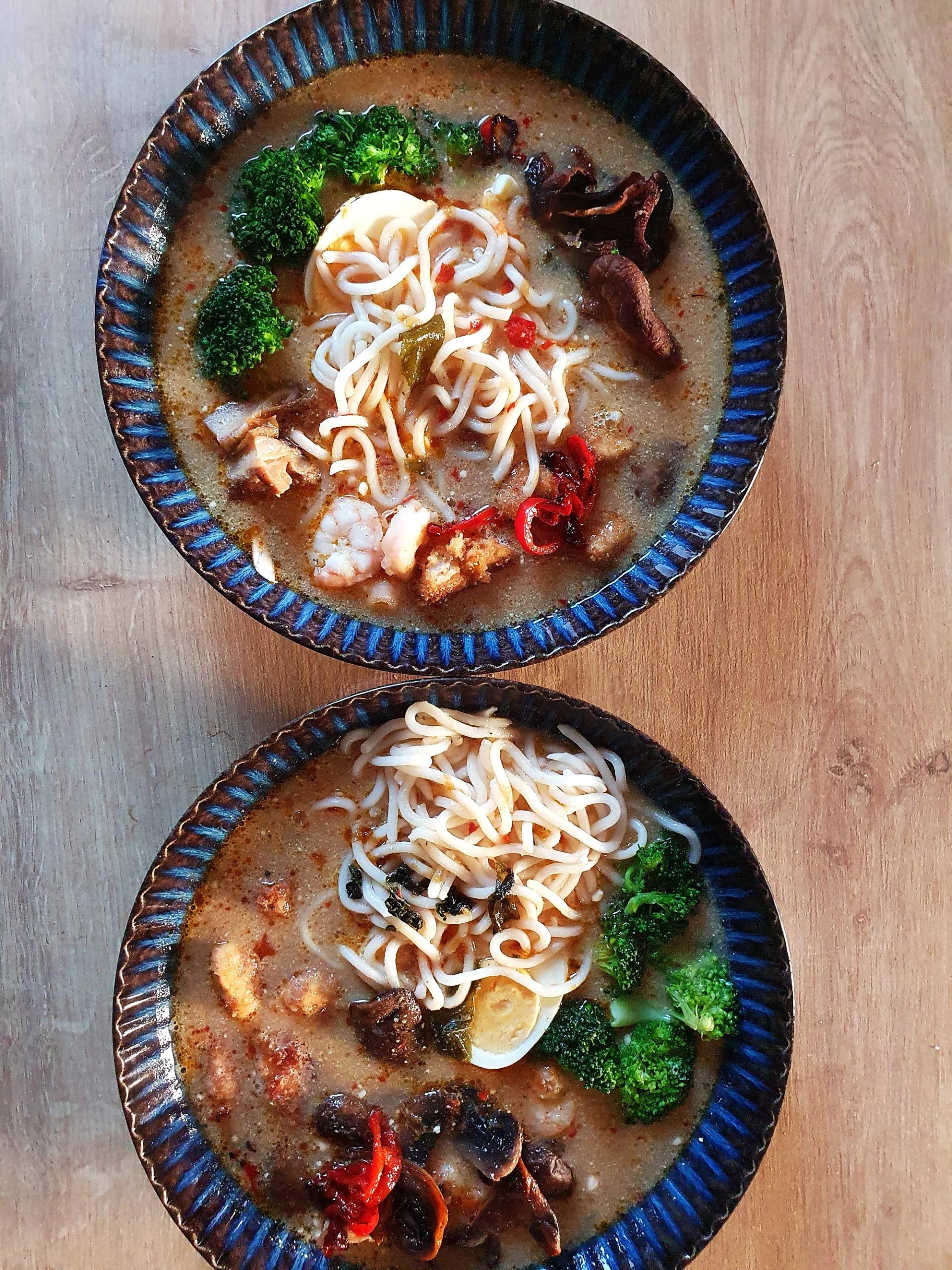 Chyba ramen, krewetki, tofu w polskim panko
