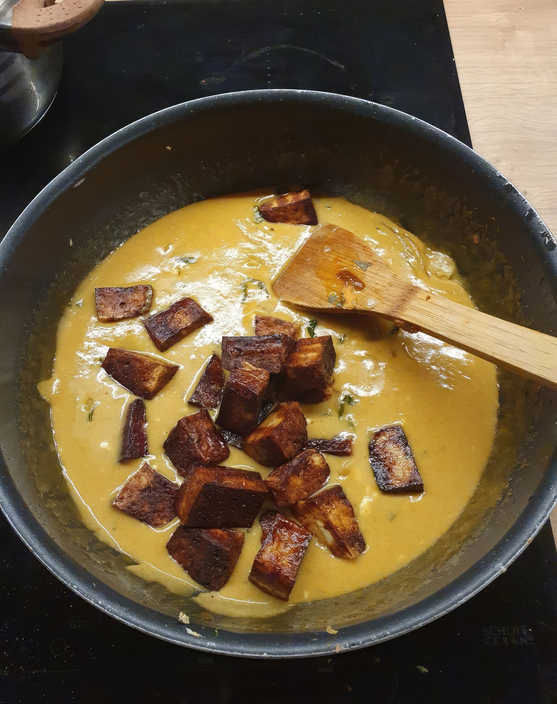 Tofu w sosie orzechowym