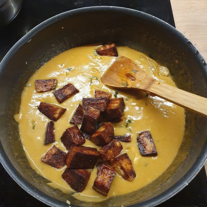 Tofu w sosie orzechowym Tofu w sosie orzechowym