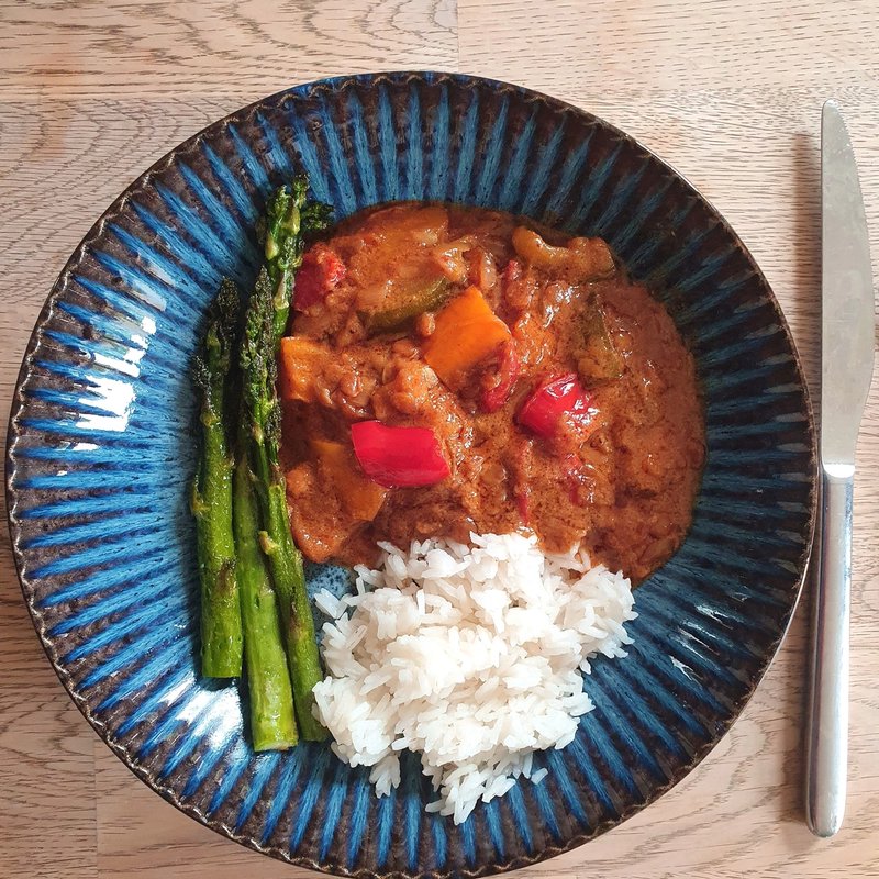 Curry, szparagi, dużo radości w jednej misce Curry, szparagi, dużo radości w jednej misce