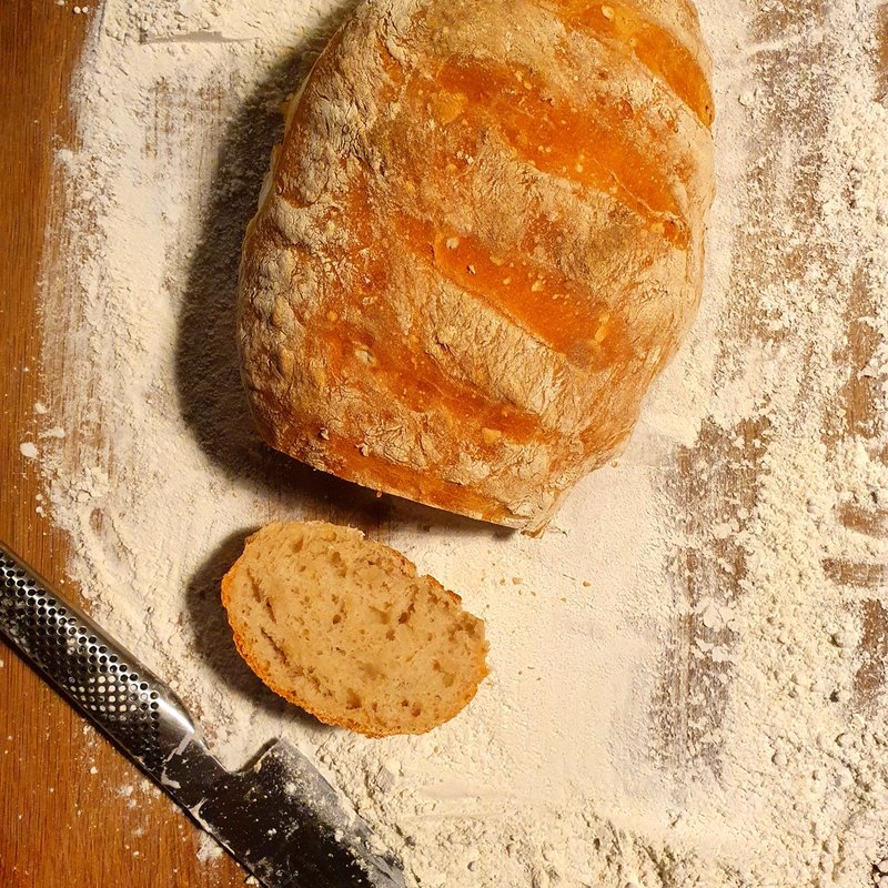 Chleb, prosty i dobry gdy świeży Chleb, prosty i dobry gdy świeży