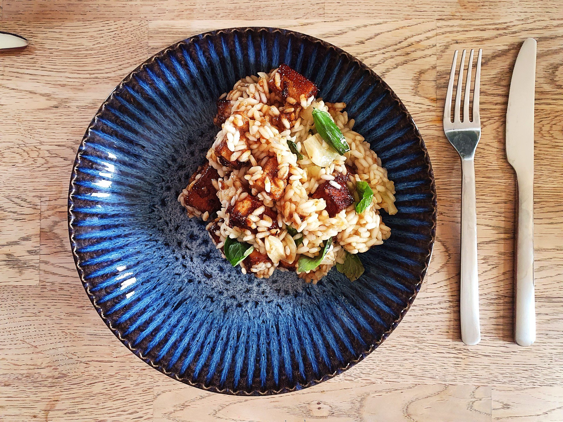 Risotto, z tofu, bazylią, parrmezanem, na winie Risotto, z tofu, bazylią, parrmezanem, na winie