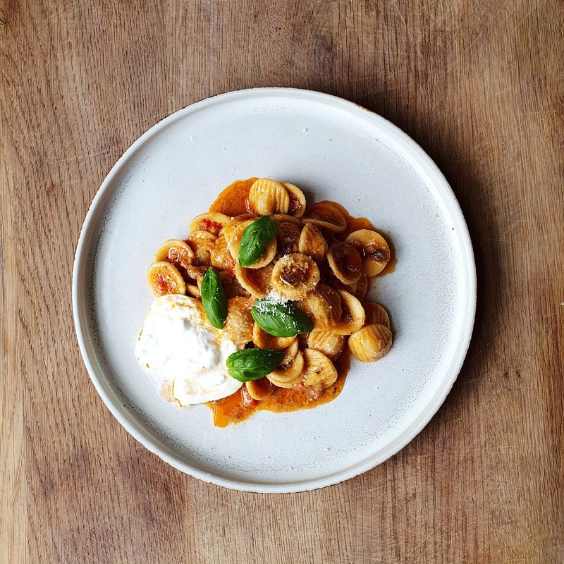Orechiette, sos, bakłażan i papryka Orechiette, sos, bakłażan i papryka