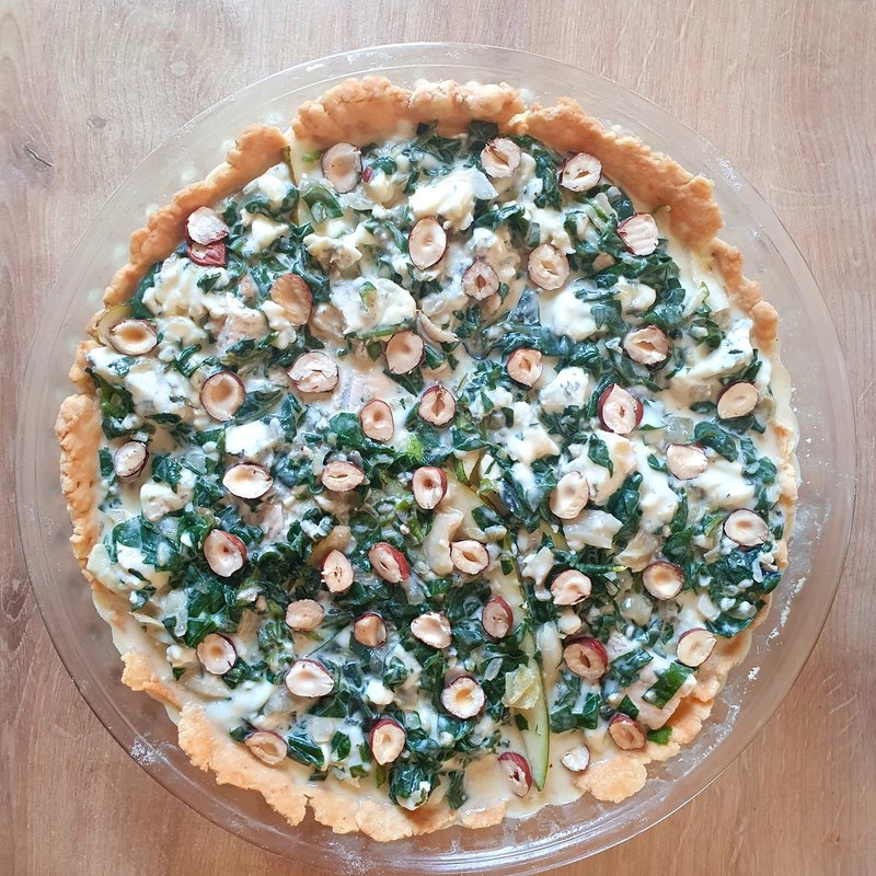 Tarta, z gruszkami, orzechami i sosem gorgonzola Tarta, z gruszkami, orzechami i sosem gorgonzola
