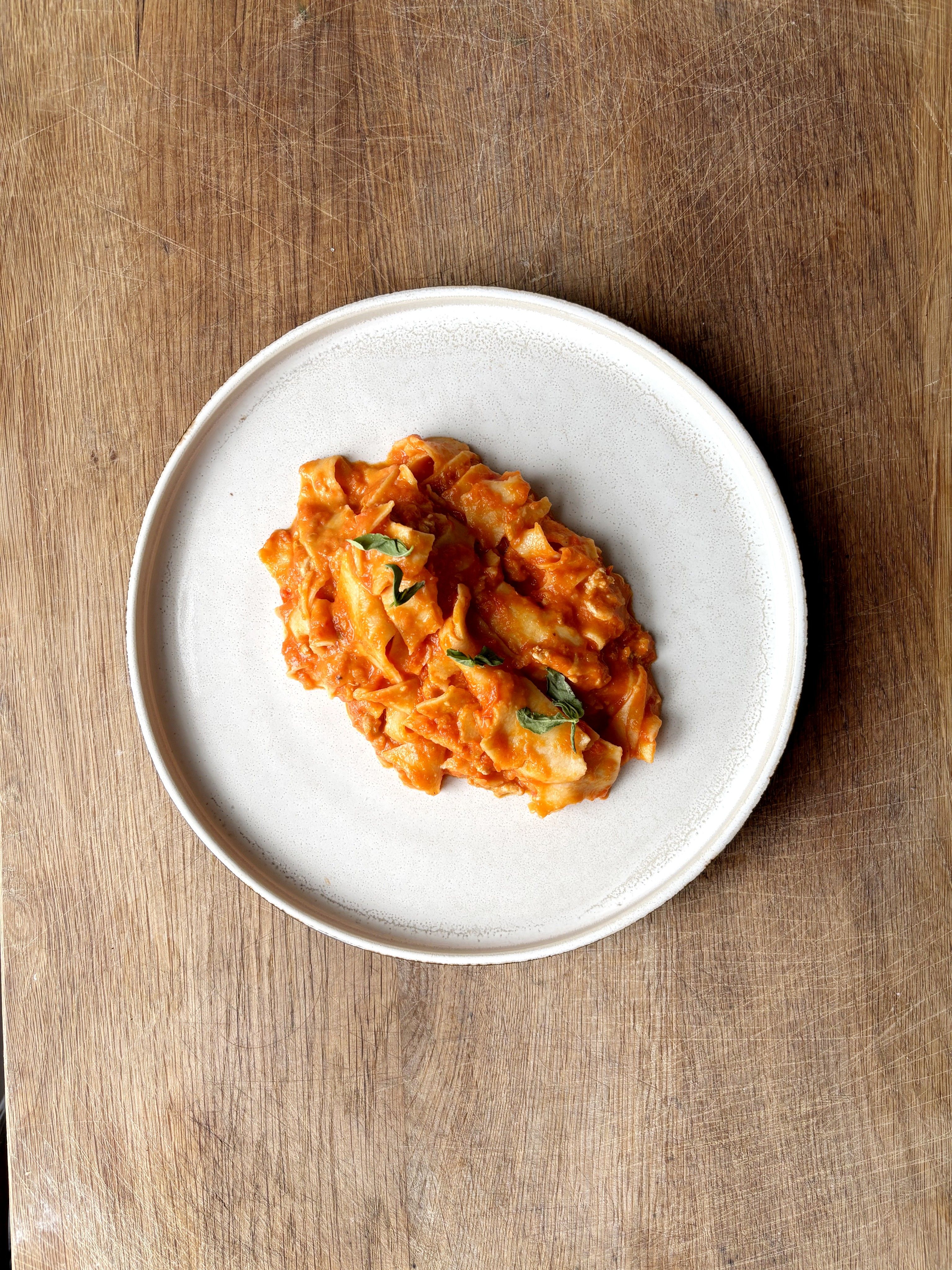 Pasta z sosem pomidorowym - Obiad - Włoska - przepis