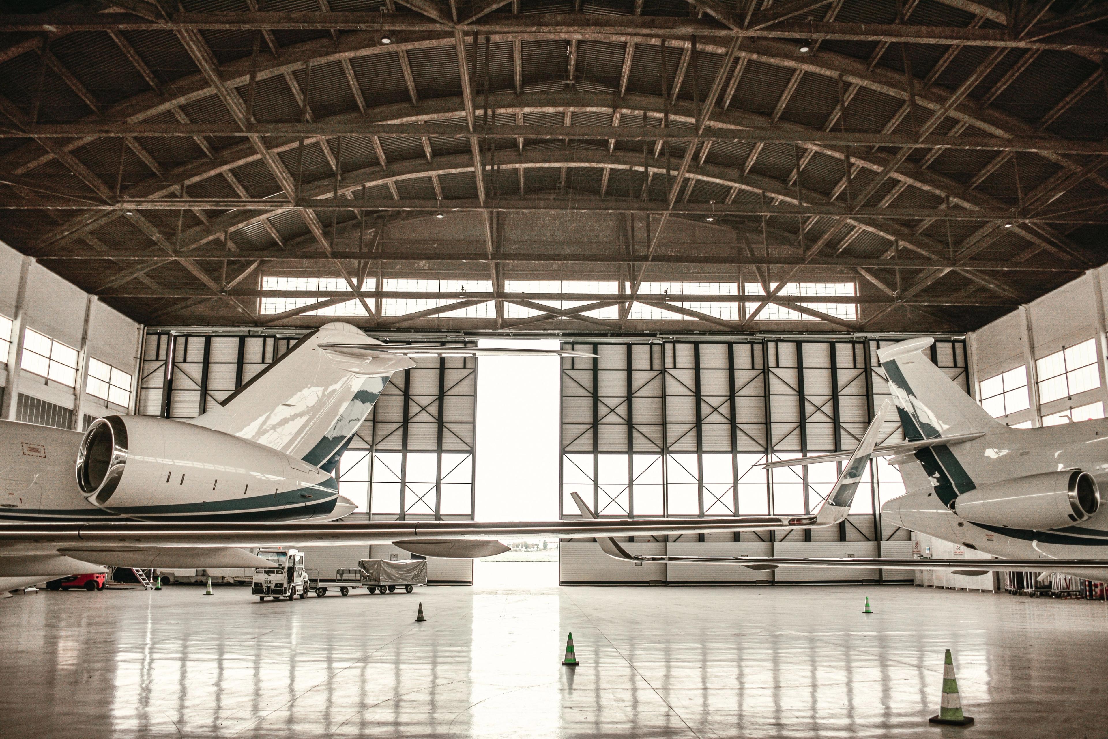 BizJetJobs.com vs. Staffing Agencies: Why Direct Connections Matter