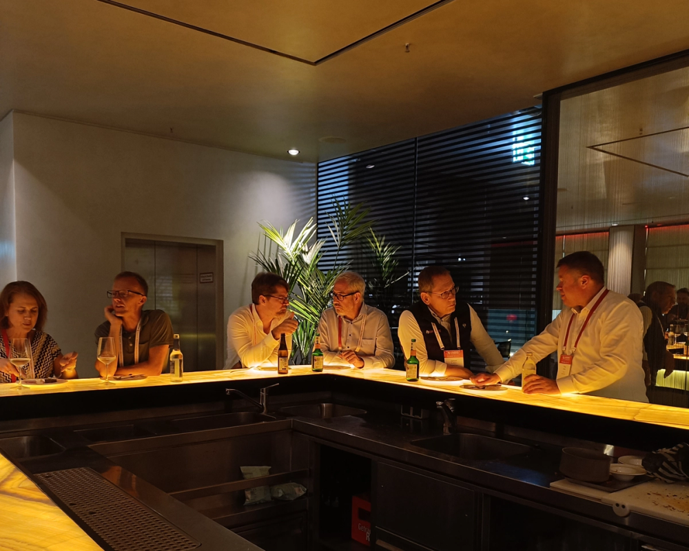 Confidential peer meetups for Managing Directors, Partners & CEOs of consulting firms with 50+ people. Monthly in-person sessions in London, Munich, Frankfurt, Cologne, Düsseldorf